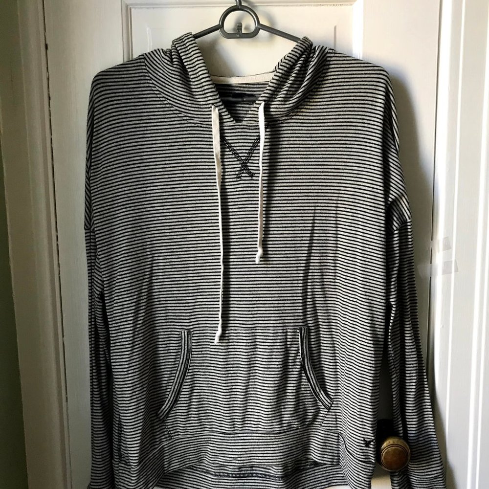 American Eagle Light Sweatshirt